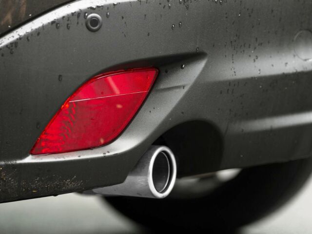 Mazda - výfuk