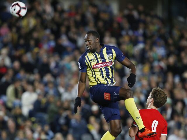 APTOPIX Australia Soccer Usain Bolt futbal