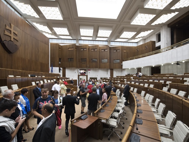 SR Bratislava parlament NR DOD ústava výročie oslavy BAX