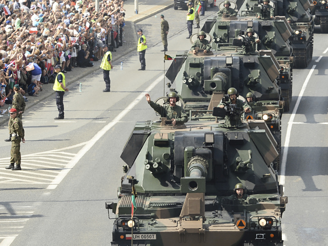Poľsko Deň armády vojenská prehliadka Varšava