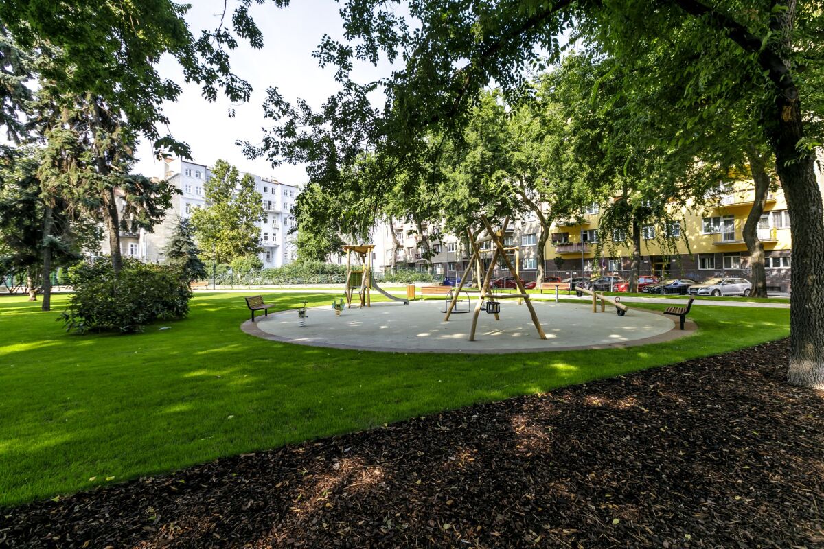 SR Bratislava zrevitalizovaný Landererov park BAX
