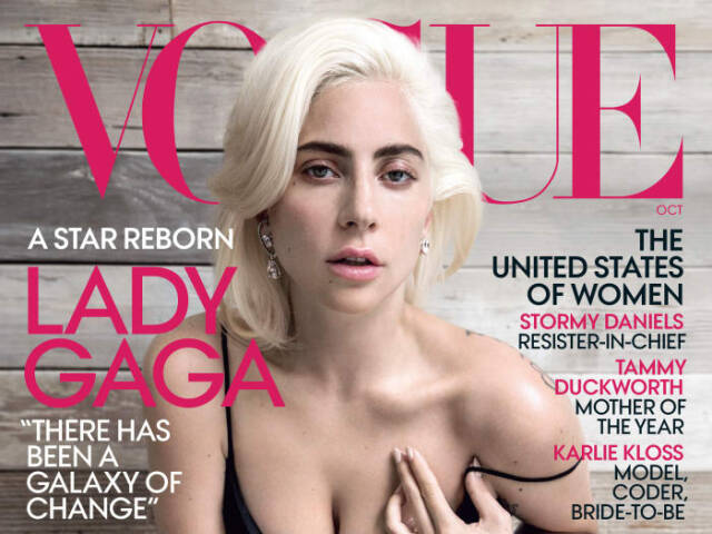Speváčka Lady Gaga je hviezdou októbrovej titulnej strany magazínu Vogue. 