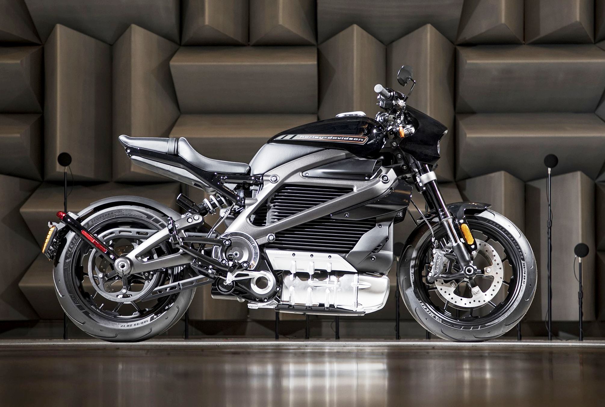 Elektrický Harley-Davidson LiveWire bol predstavený už v roku 2014. Realitou sa stane ten budúci. Aj vďaka novému centru spoločnosti v mekke technológií – americkom Silicon Valley.