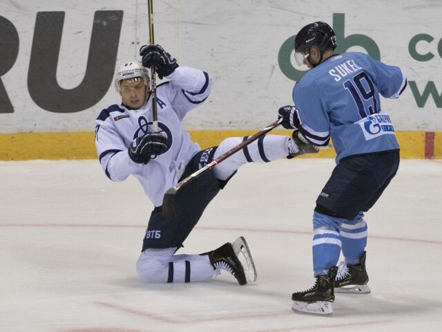SR hokej KHL Slovan Dinamo Moskva BAX