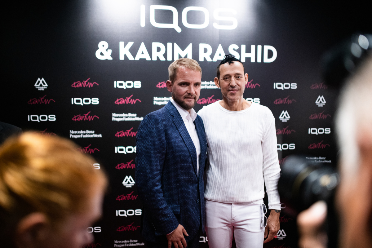 Moderátor Libor Bouček (vľavo) a svetoznámy dizajnér Karim Rashid. 
