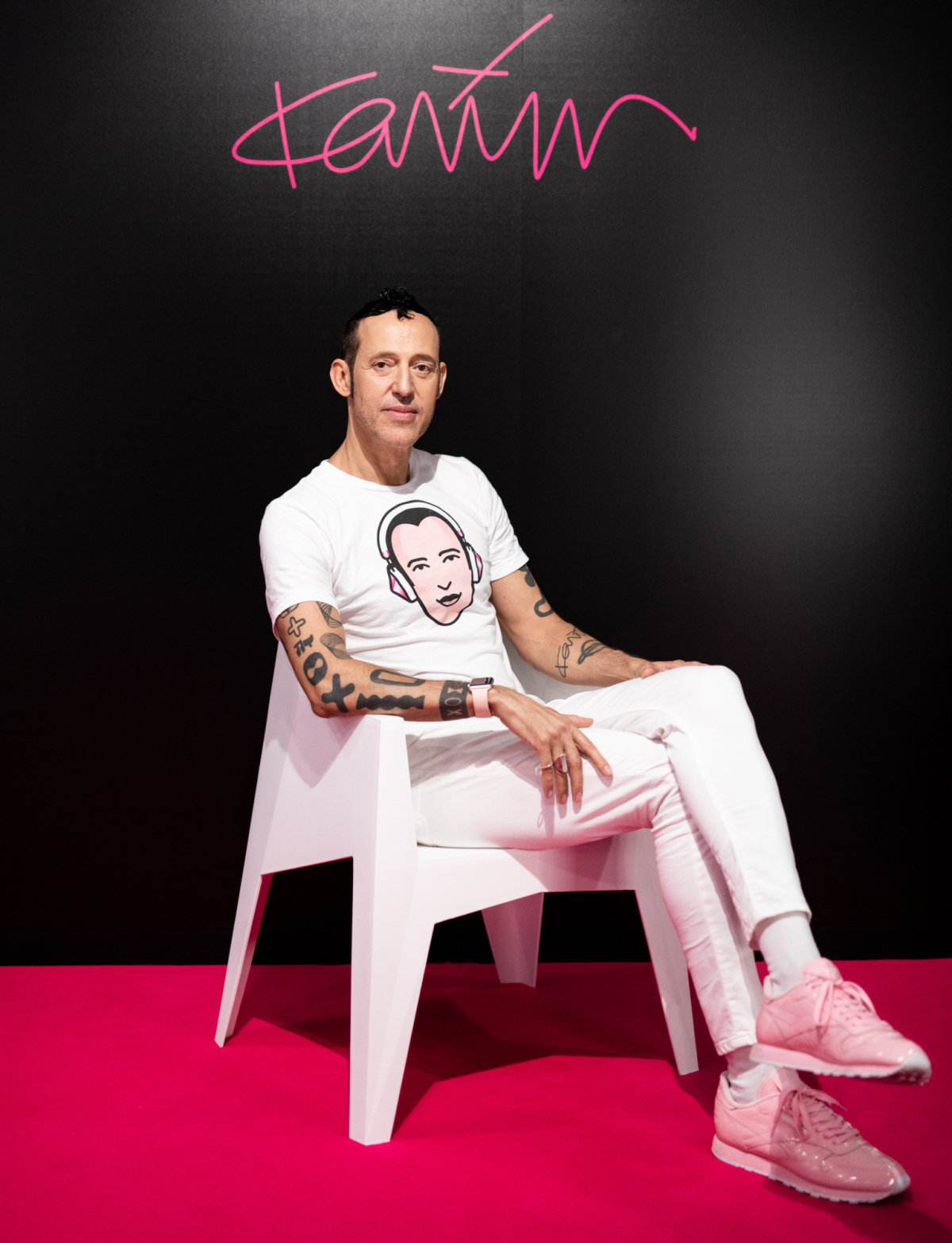 Svetoznámy dizajnér Karim Rashid zavítal do Prahy. 