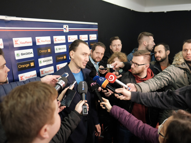 šatan hokej