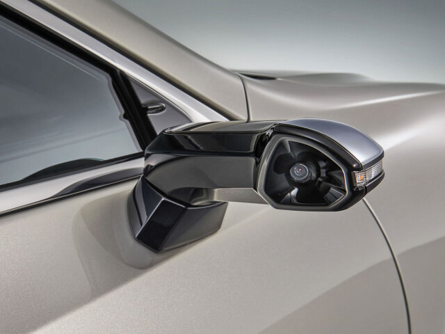 Lexus ES - digitálne zrkadlá