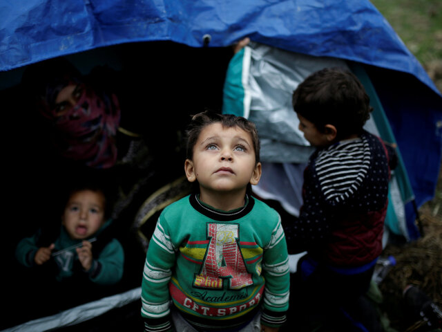 migrant dieťa deti tábor