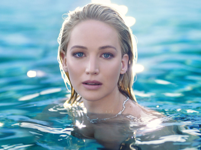 Herečka Jennifer Lawrence sa stala novou tvárou parfumu Joy. 
