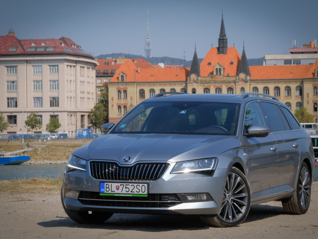 Škoda Superb Combi L&K