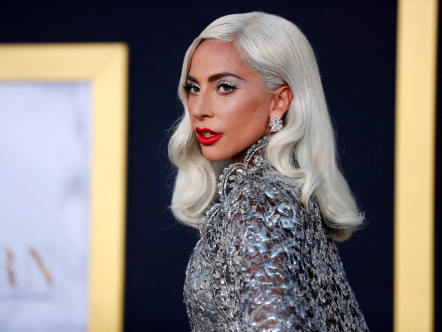 Herečka Lady Gaga bola neprehliadnuteľná. Konieckoncov ako vždy. 