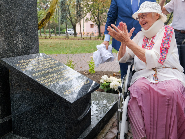 Ľudovít kukorelli, Anna Bergerová, pomník SNP