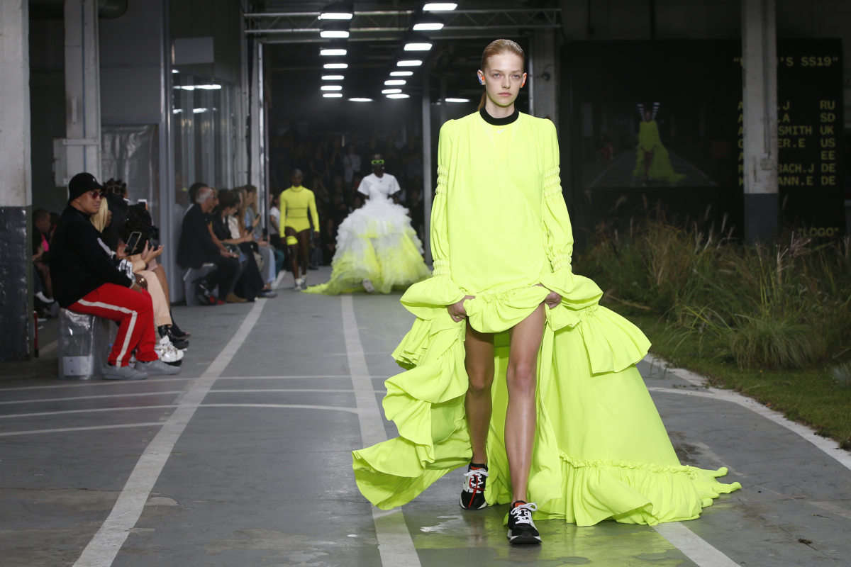 Modelka na prehliadke Off White Jar/Leto 2019.