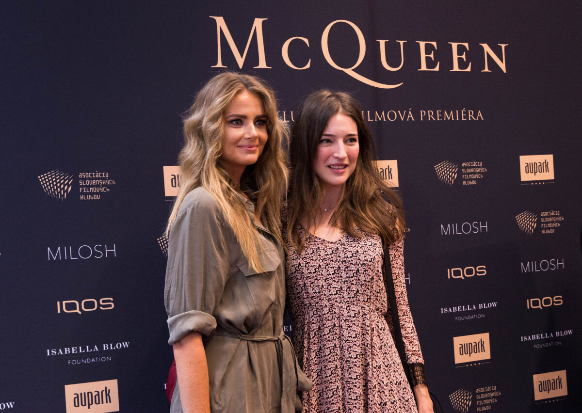 Tenistka Daniela Hantuchová (vľavo) a topmodelka Linda Nývltová. 