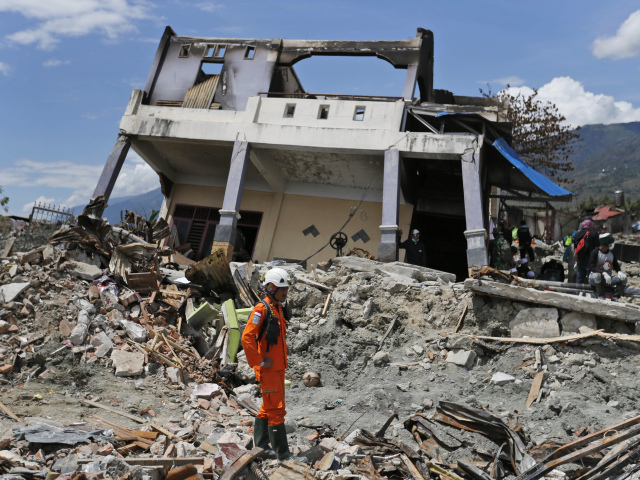 Indonézia, sulawesi, zemetrasenie, zosuv pôdy, tsunami, katastrofa, trosky