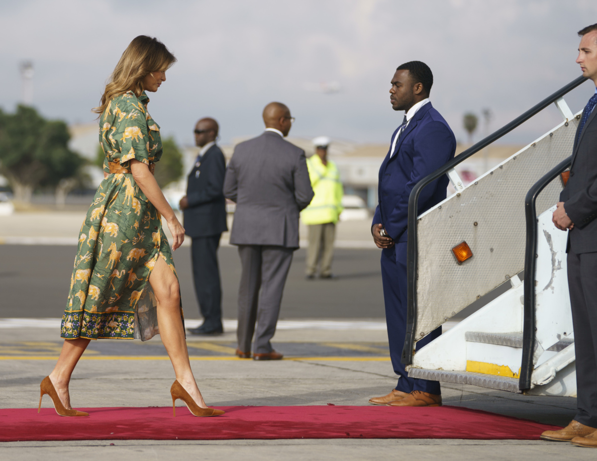 Prvá dáma USA Melania Trump odlieta z Kene. 