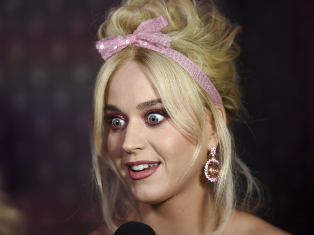 Speváčka Katy Perry tiež prišla na akciu FFANY Shoes on Sale.