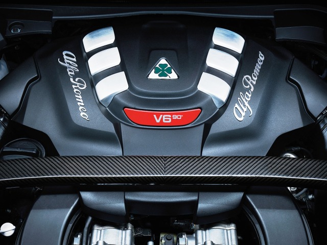 Alfa Romeo Stelvio - motor QV