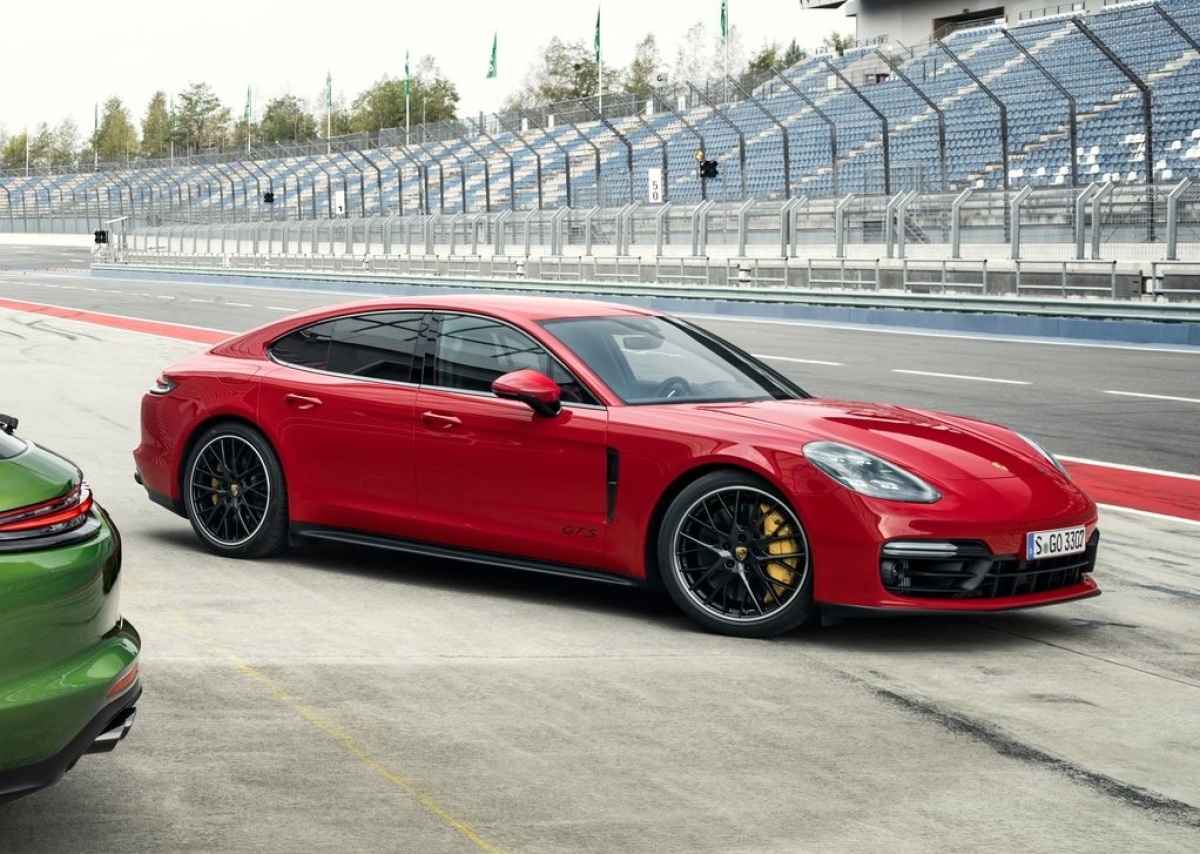 Porsche-Panamera GTS-2019-1024-01