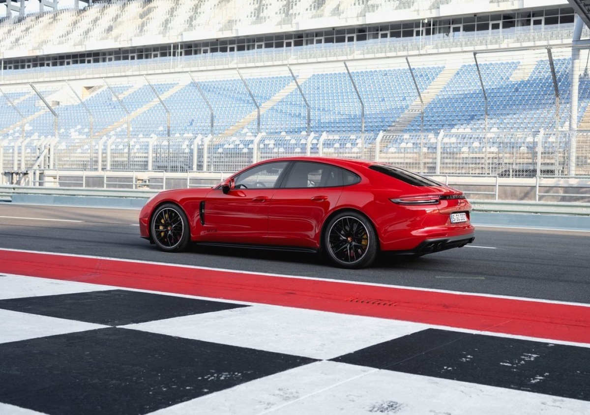 Porsche-Panamera GTS-2019-1024-06