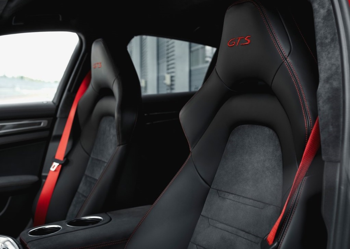 Porsche-Panamera GTS-2019-1024-0c