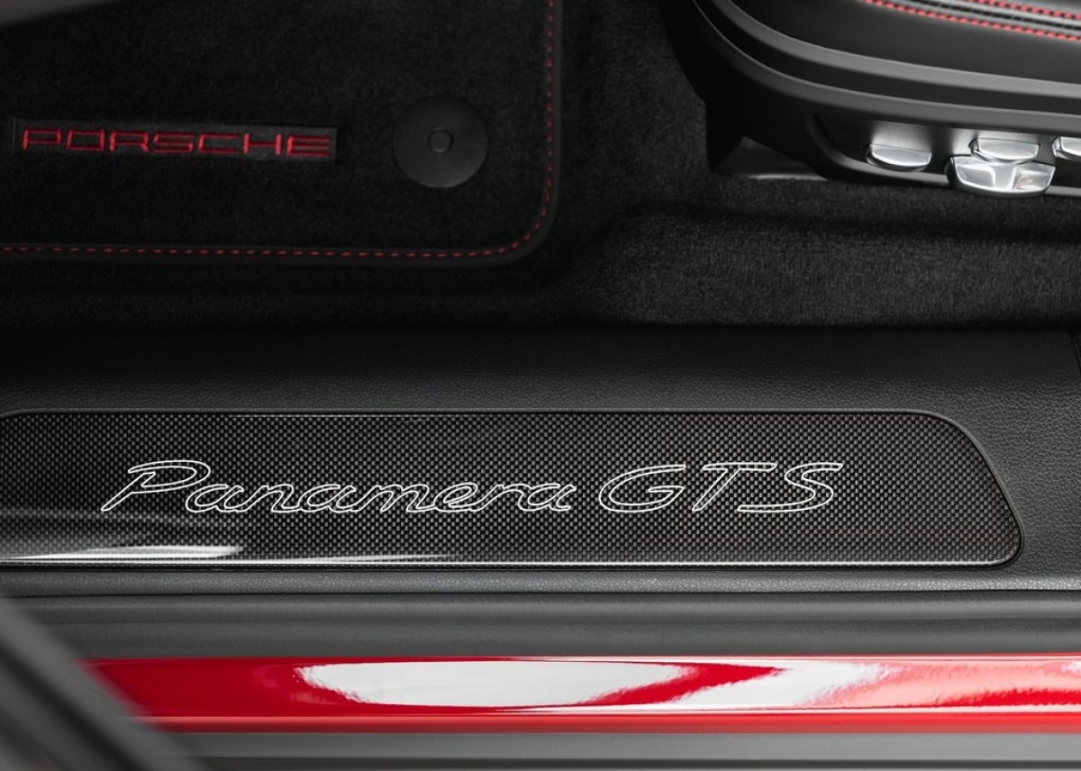 Porsche-Panamera GTS-2019-1024-0f