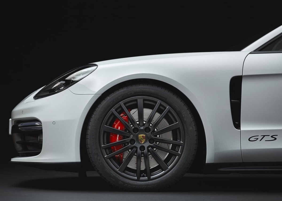 Porsche-Panamera GTS-2019-1024-12