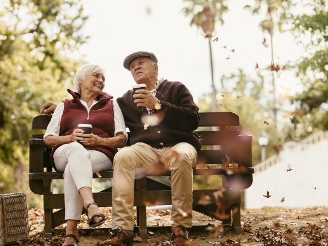seniori, penzisti, dôchodci