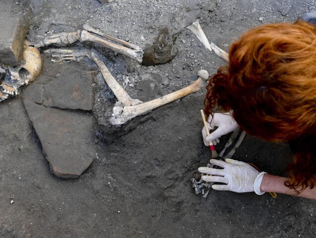 Taliansko Pompeje vykopávky kostry Vezuv