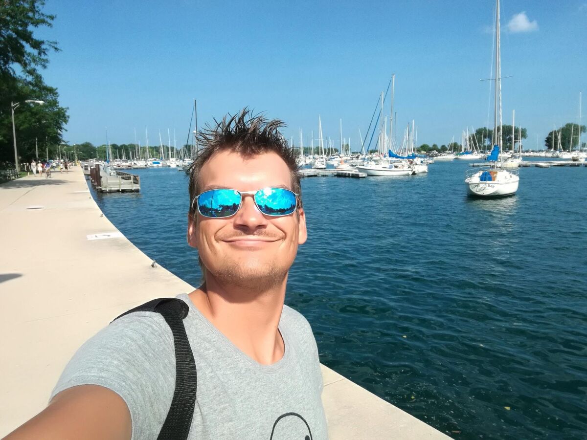Jaroslav Staník, Stopom okolo sveta s filmom