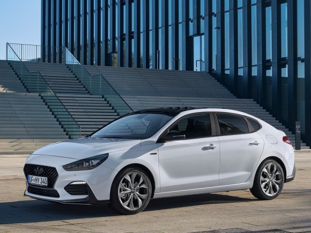 Hyundai-i30 Fastback N Line-2019-1024-01