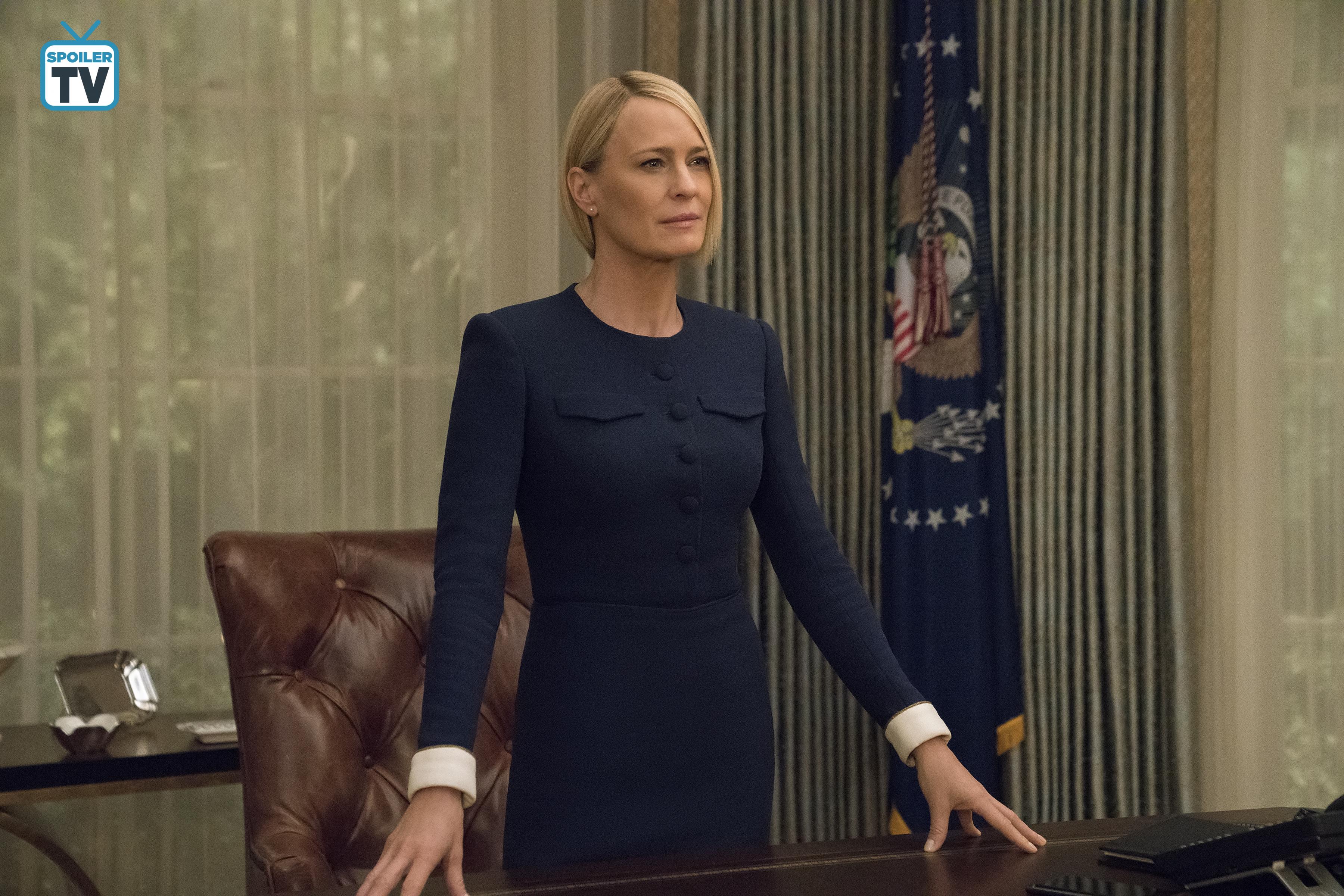 Robin Wright ako prezidentka Underwoodová priniesla svieži vietor do záveru celého seriálu.