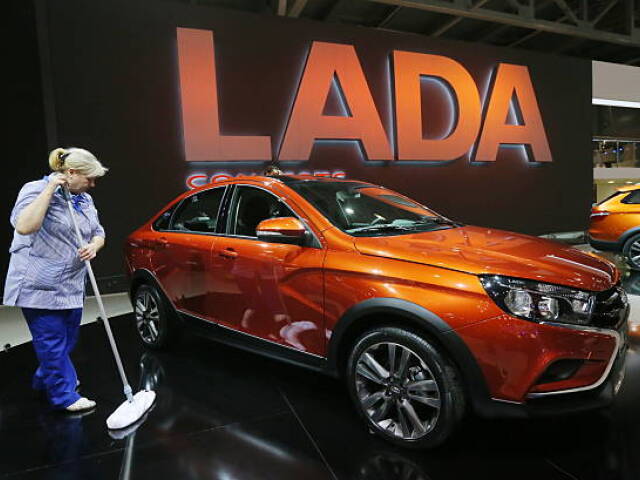 Lada - autosalón Moskva