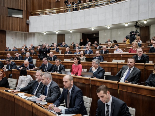 parlament, poslanci, poslanec, NR SR