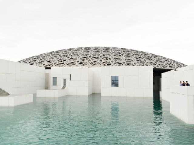 nepouzivat, Louvre, Abu Zabi. Abu Dhabi. SAE, spojene arabske emiraty