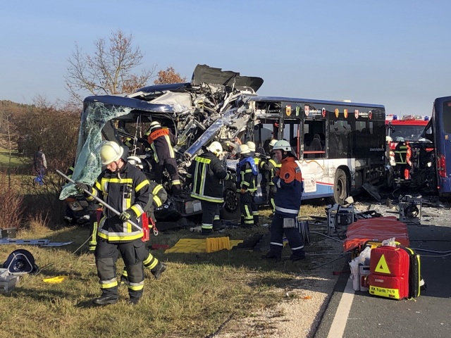 nemecko, norimberg, zrážka, autobus, hasič