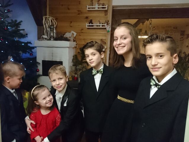 Ela Sarkozyova s rodinou, NEPOUZIVAT
