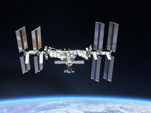 ISS, Medzinárodná vesmírna stanica, vesmír