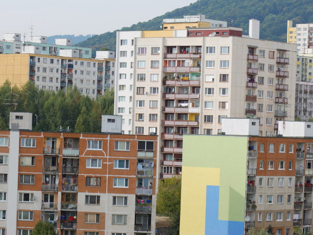 nehnutelnosť,panelák,bývanie,Banská Bystrica-sídlisko Sásova