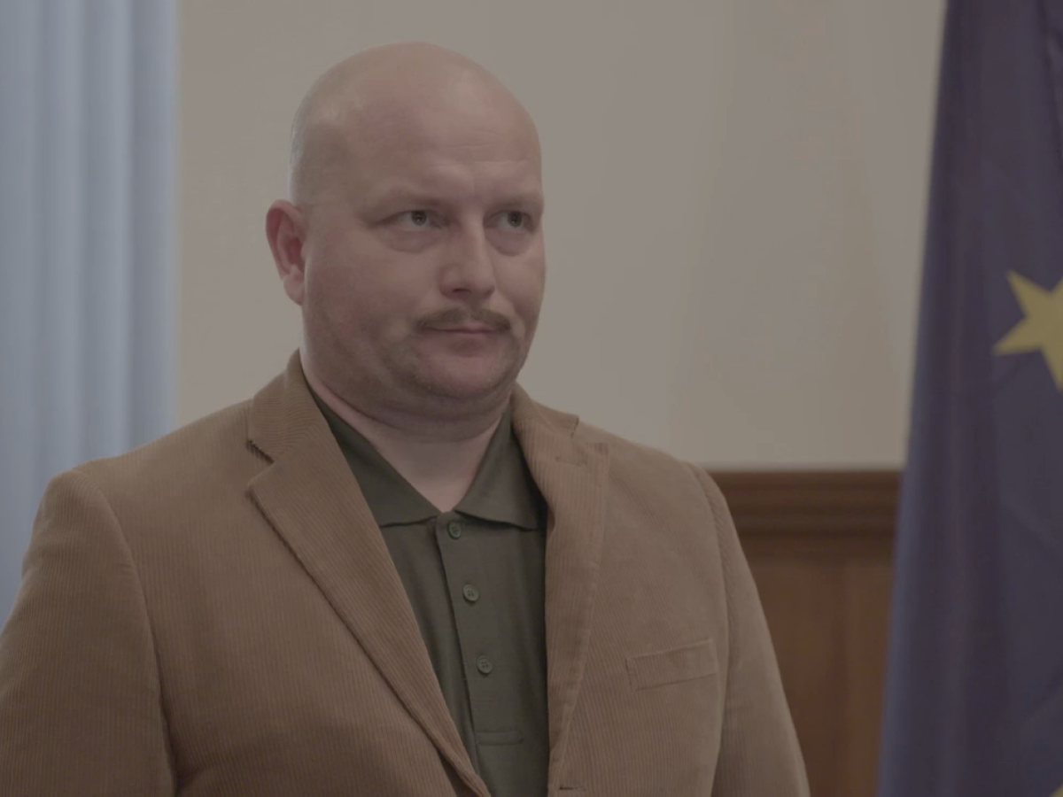 seriál ministri, ministri, gregor hološko,