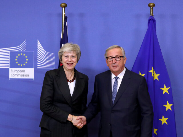 Brexit EÚ Mayová Juncker, Brusel