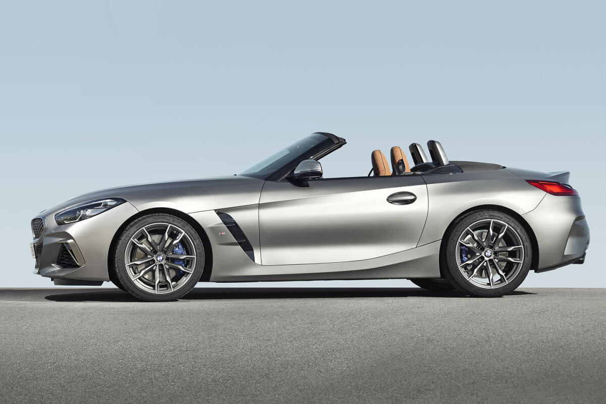 BMW Z4 3 04 5ba22d5ed8c55