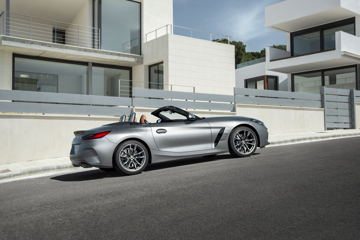 BMW Z4 4 02 5ba22d60d2ea7