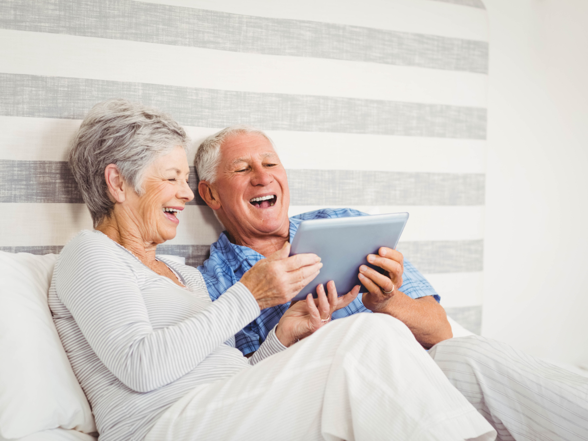 seniori, tablet, technológia