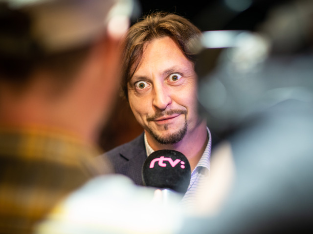Herec Lukáš Latinák na premiére rozprávky Čertovské pero. 