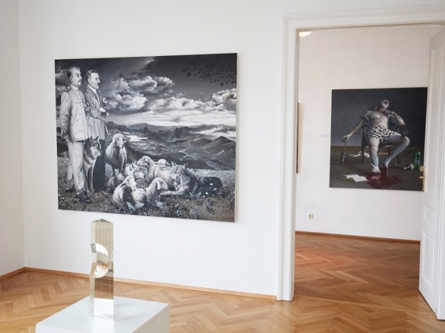 Z výstavy Roberta Bielika Posolstvá a terapie vo viedenskej Bellart Gallery.
