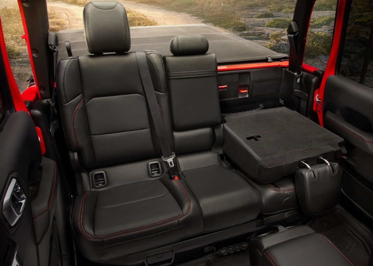 Jeep-Gladiator-2020-1024-b8