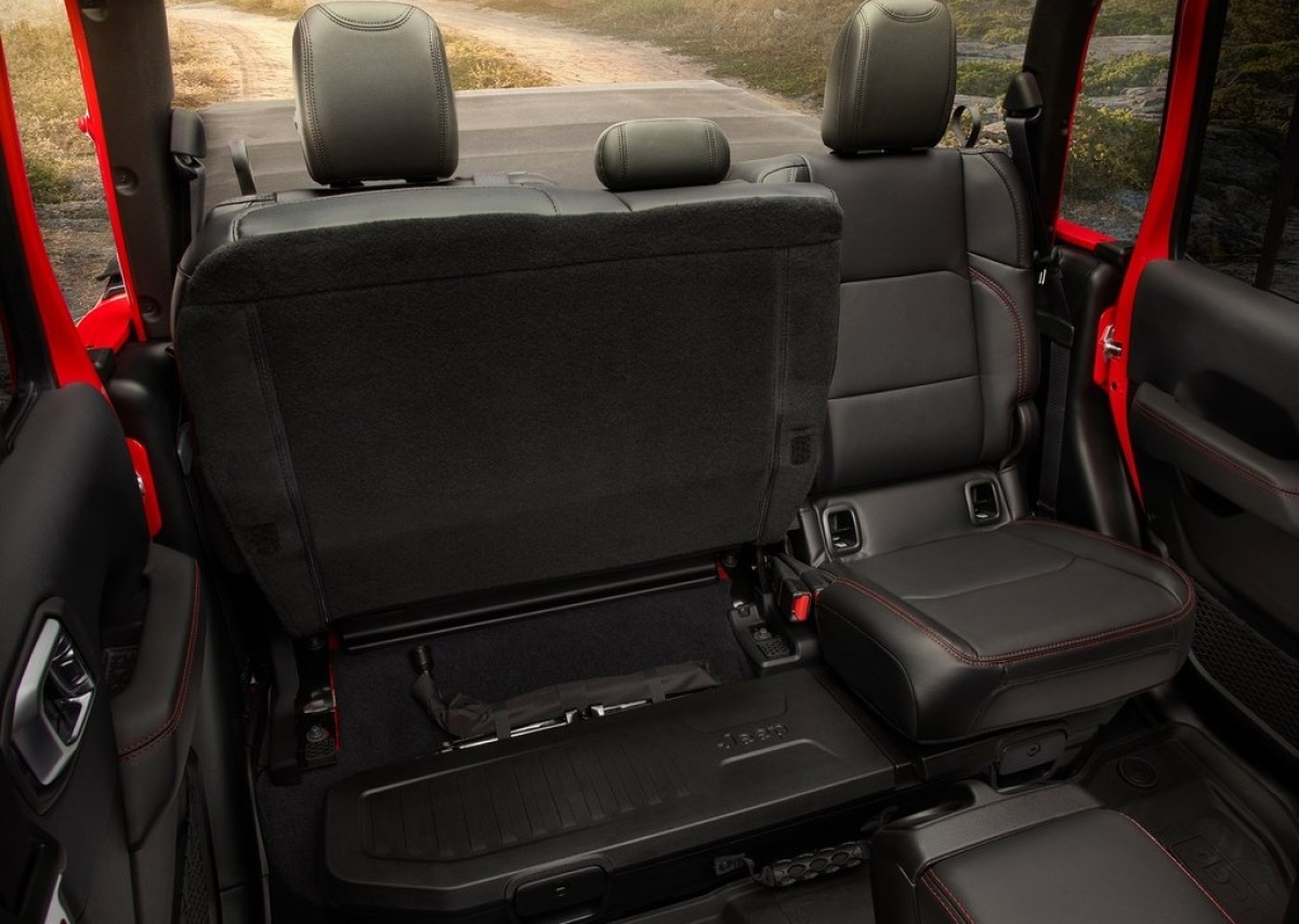 Jeep-Gladiator-2020-1024-ba