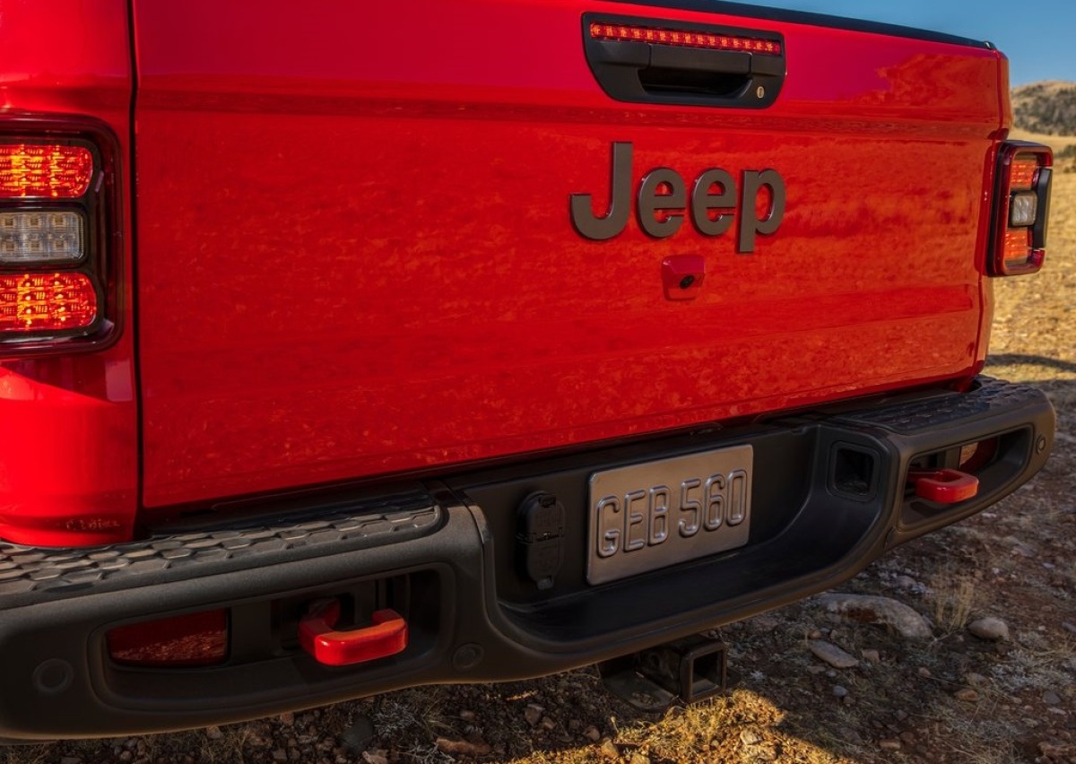 Jeep-Gladiator-2020-1024-c4